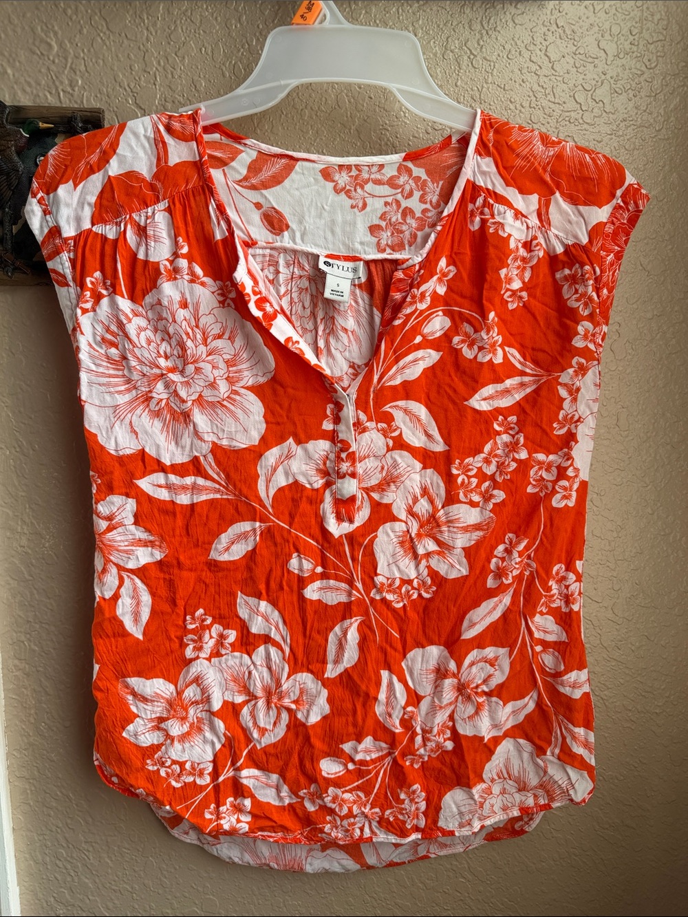 STYLUS Orange and White Floral V-Neck Cap Sleeve Blouse